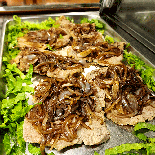 Bistec de lomito encebollado