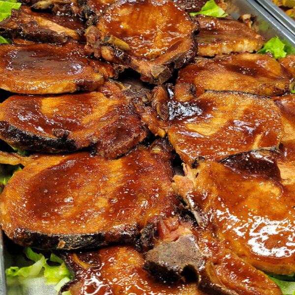 Chuleta de cerdo ahumada en salsa BBQ