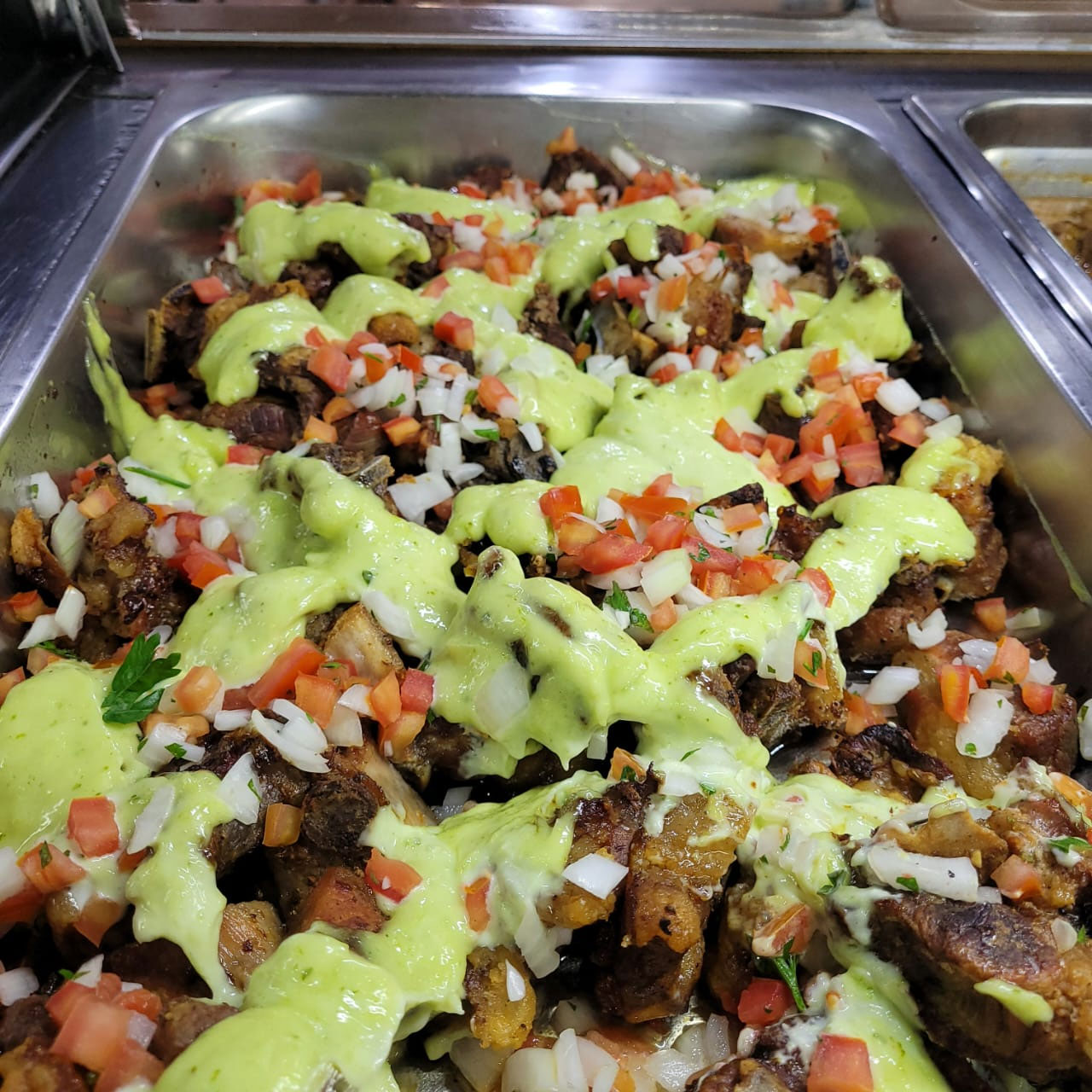 Cerdo en salsa tártara y papas rústicas